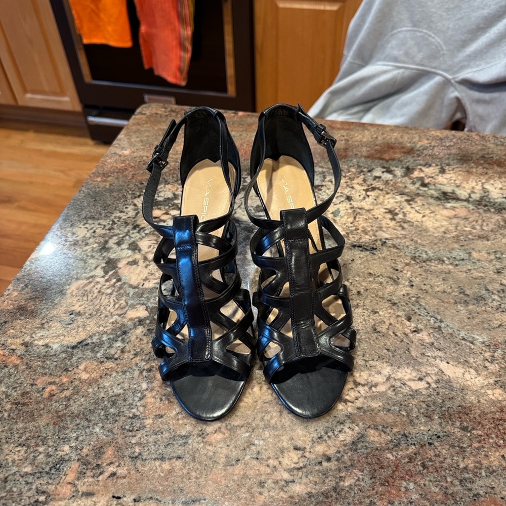 Via Spiga Black Strappy Heels. Open Toe Leather/Italy - Picture 3 of 11